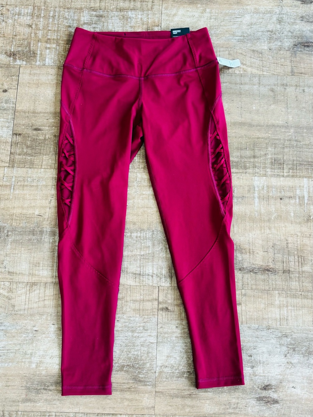NWT Victoria's Secret Sport Knockout tights short size small Burgandy with lace